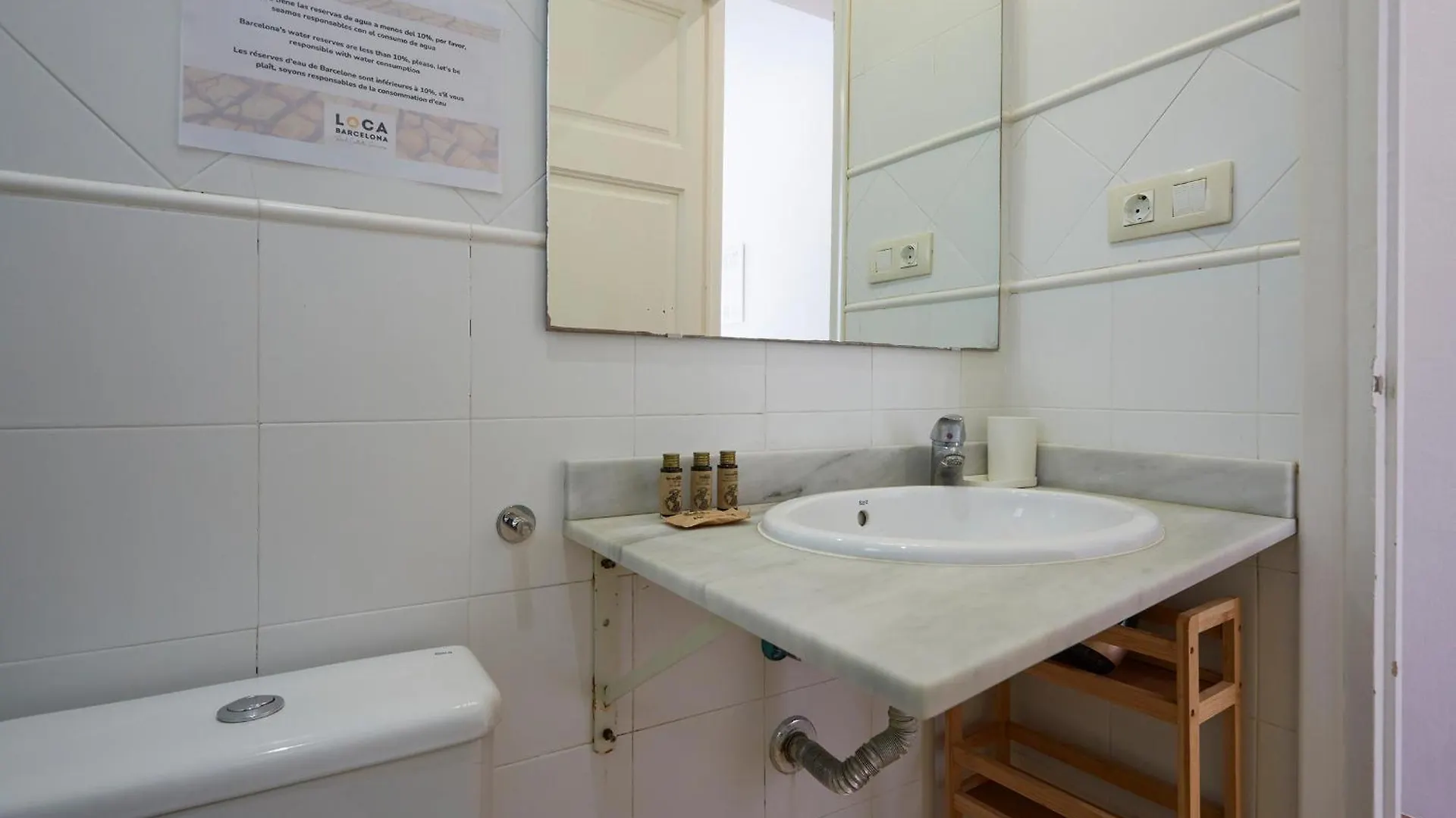 Apartment Ferienwohnung 53Par389 - Magnifico Piso En El Centro De Poble Sec Barcelona
